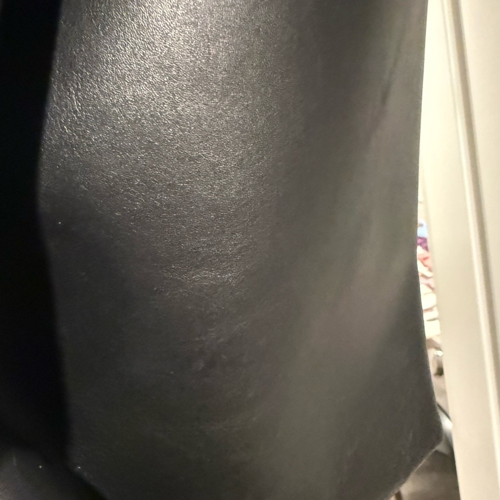 Madewell Black Essential Bucket Tote - Picture 9 of 11